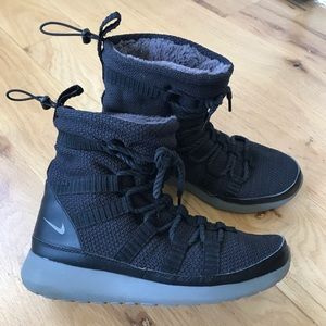 Nike Roshe Run Boots